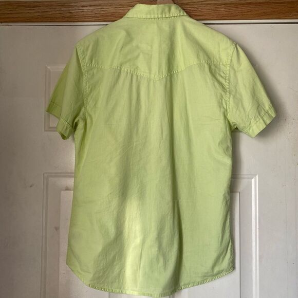 GUESS Men’s Short Sleeve Light Green Button Down Shirt - Picture 8 of 12